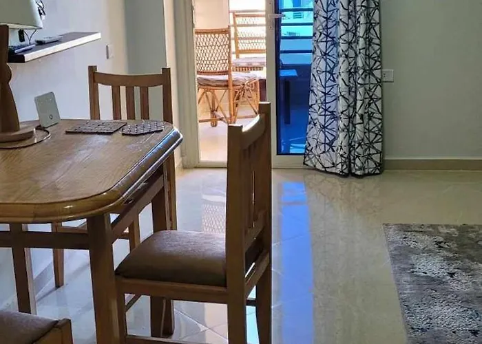 Perfect For Couples, Sunny & Seaview & Free Wi-fi * Hurghada