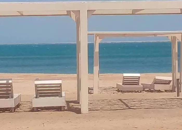 Perfect For Couples, Sunny & Seaview & Free Wi-fi Apartment *