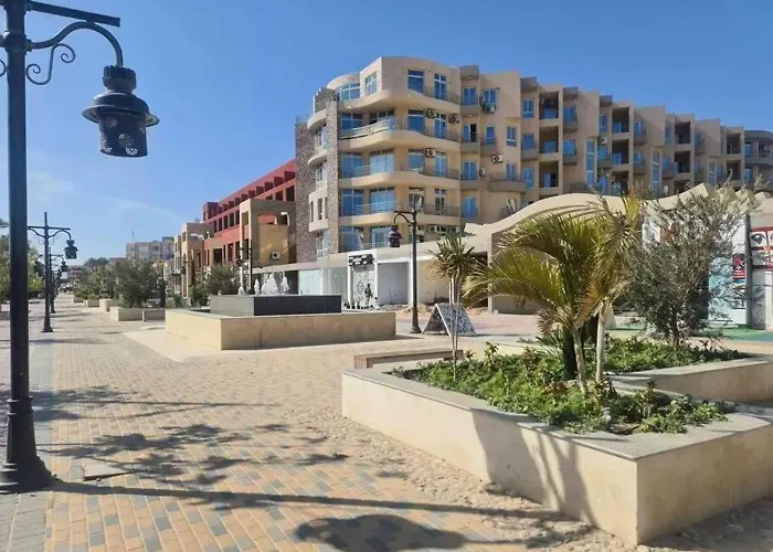 Perfect For Couples, Sunny & Seaview & Free Wi-fi