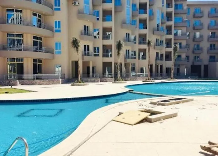 Apartment Perfect For Couples, Sunny & Seaview & Free Wi-fi Hurghada
